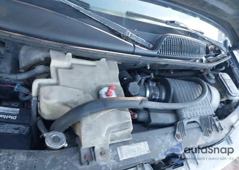 2001 Chevrolet Express from USA, damaged, VIN 1GAGG25R511171487